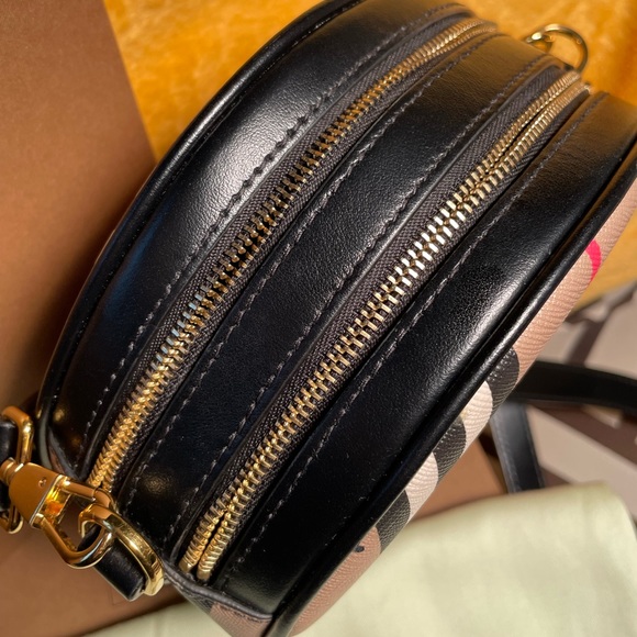 ***AUTHENTIC*** Burberry Louise Icon Stripe E-Canvas Crossbody Bag - Picture 5 of 12